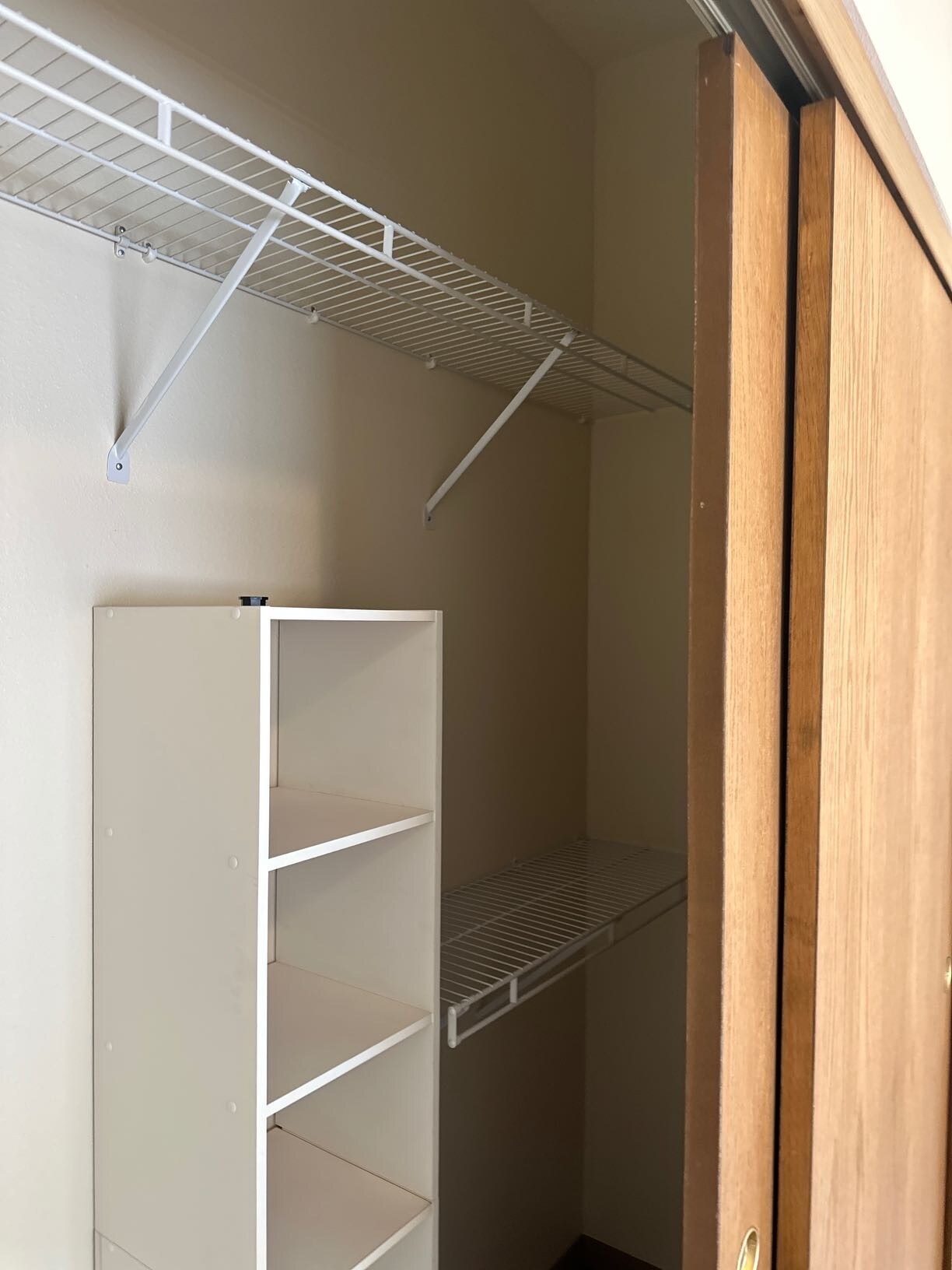 Building Photo - 210 10th St W