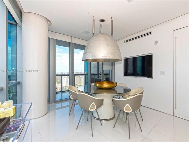 Building Photo - 17121 Collins Ave