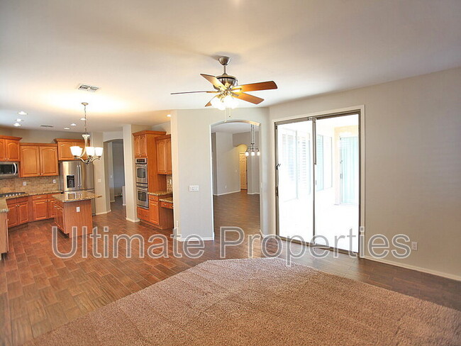 Building Photo - 8711 W Bajada Rd