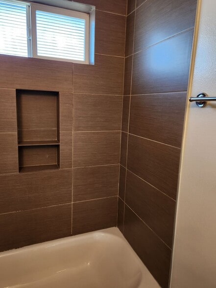 Building Photo - 1629 W Summit St