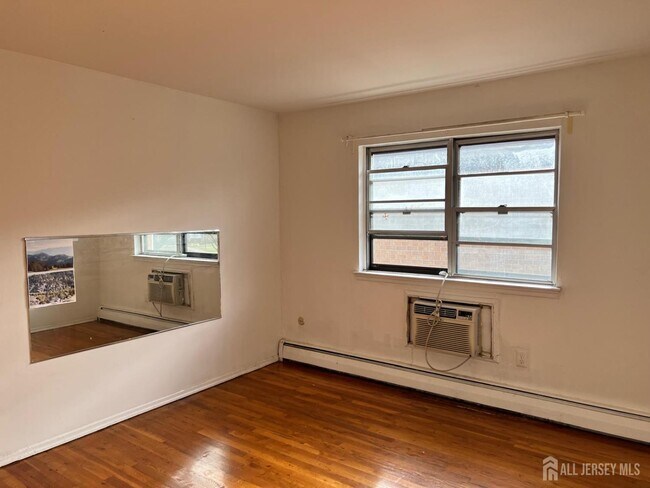 Building Photo - 55 Gill Ln