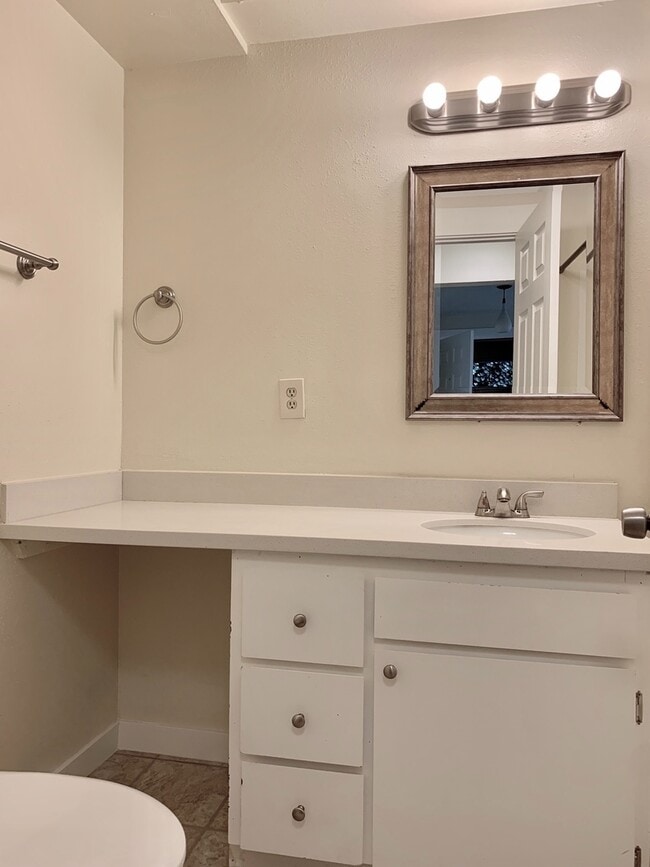 Building Photo - 3441 23rd Ave W