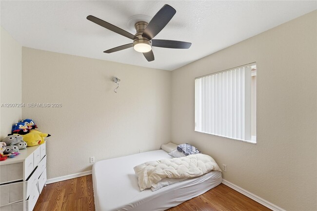 Building Photo - 1004 Golden Cane Dr