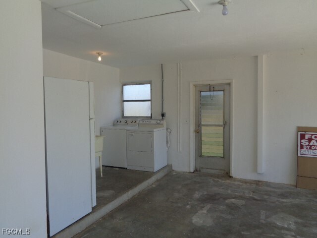 Building Photo - 905 SW 40th Terrace