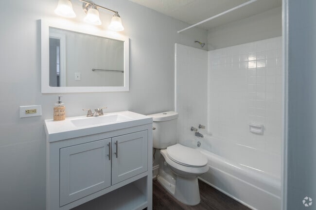1 bed, 1 bath, 700 sq ft - The Vue on Glenn