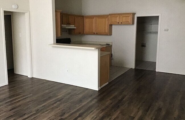 Building Photo - COMING SOON - 3/2 Near Main Street