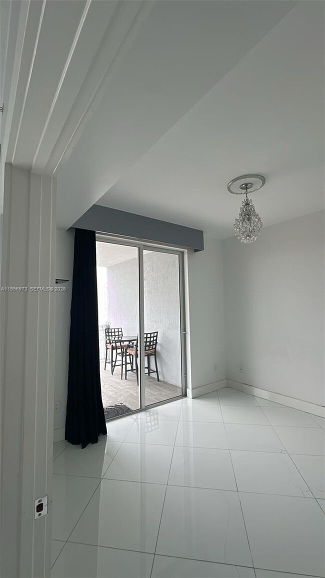 Building Photo - 2600 SW 27th Ave