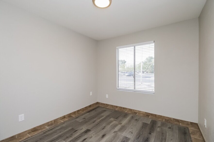 Building Photo - 1811 N Cheri Lynn Dr