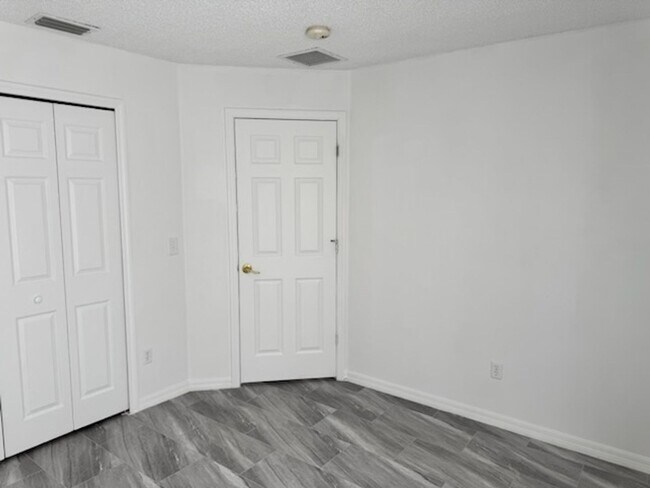 Building Photo - Home for rent