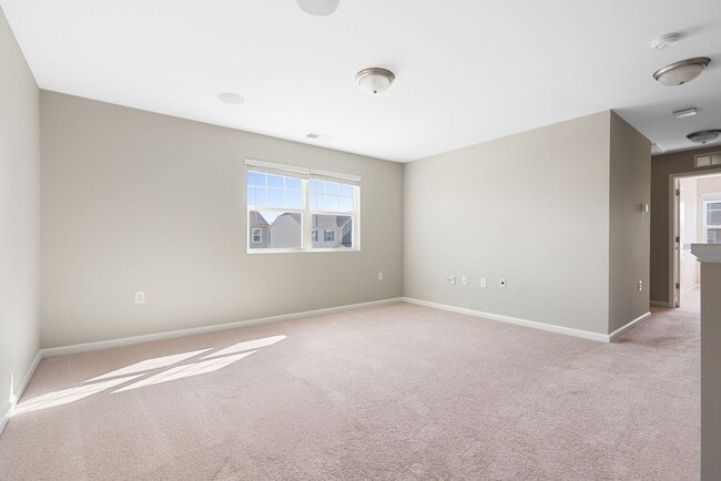 Building Photo - Beautiful 3 bedroom home on a corner lot!