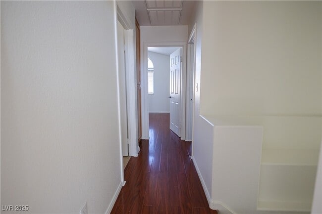 Building Photo - 7873 Laurelton Pl