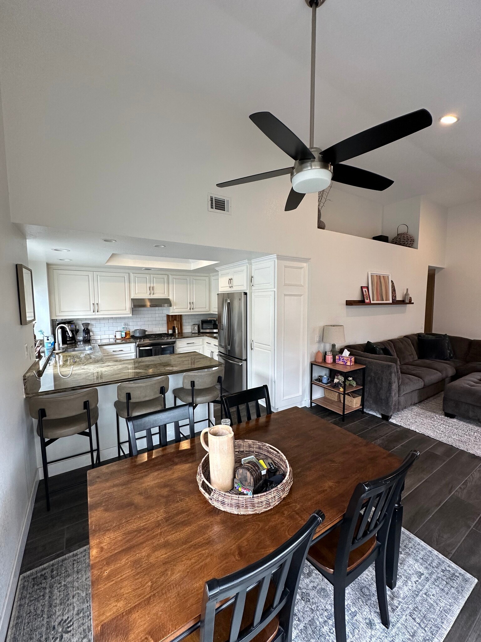 Building Photo - 12411 Silkleaf Ave