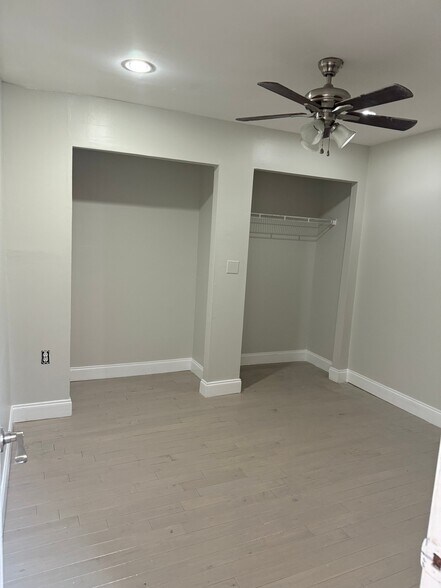 Building Photo - 2633 E Monmouth St