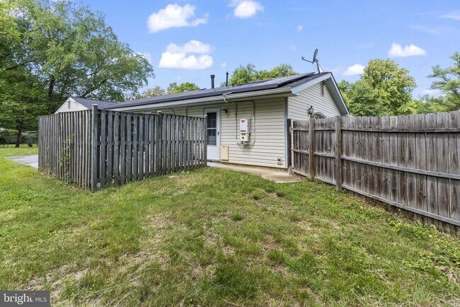 Building Photo - 13501 Ivy Way