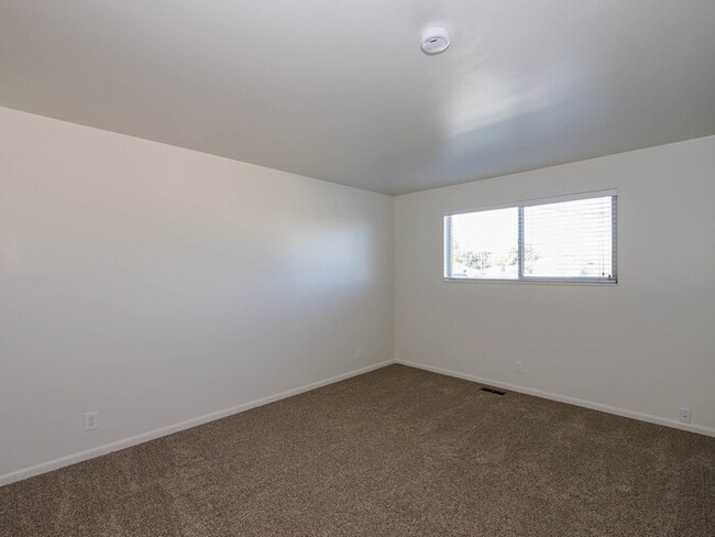 Building Photo - Home on Ponderosa Drive