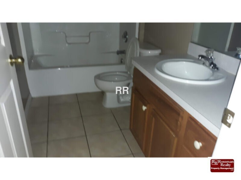 Building Photo - 3/2  includes lawn care