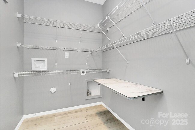 Building Photo - 15611 Normans Landing Dr