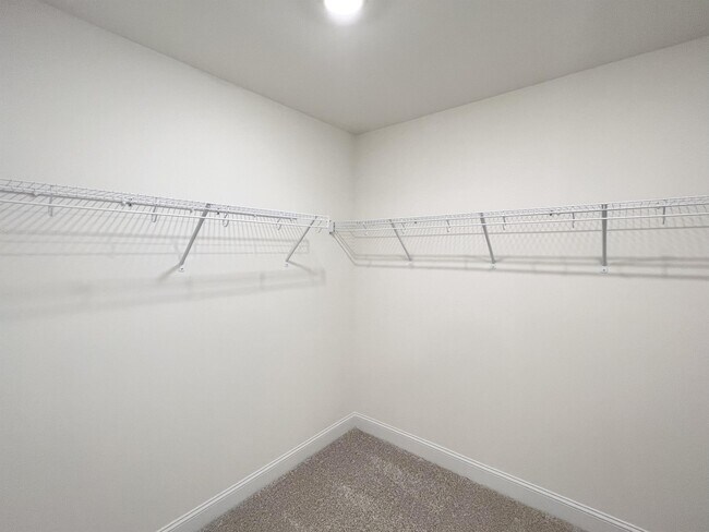 Building Photo - 324 Highview Dr