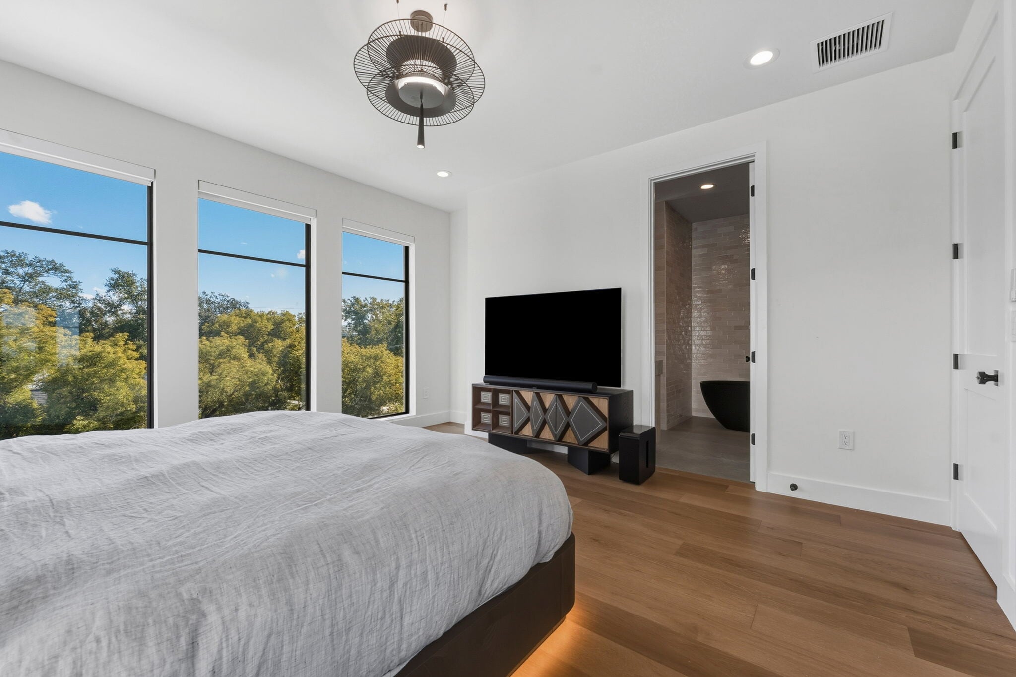 Building Photo - 2502 N Highland Ave