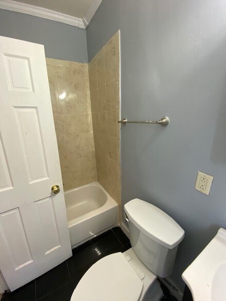 2nd bathroom - 109 Lexington Ave