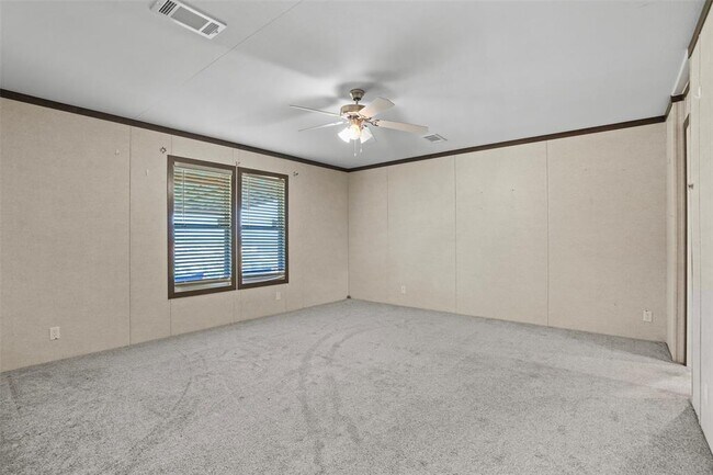 Building Photo - 111 Little Lp
