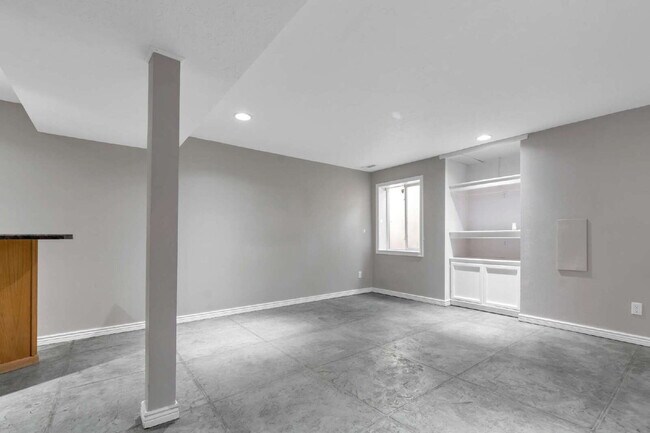 Building Photo - 1260 Norwalk Rd