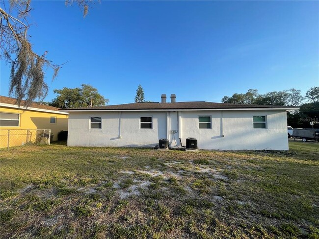 Building Photo - 1149 Alma St