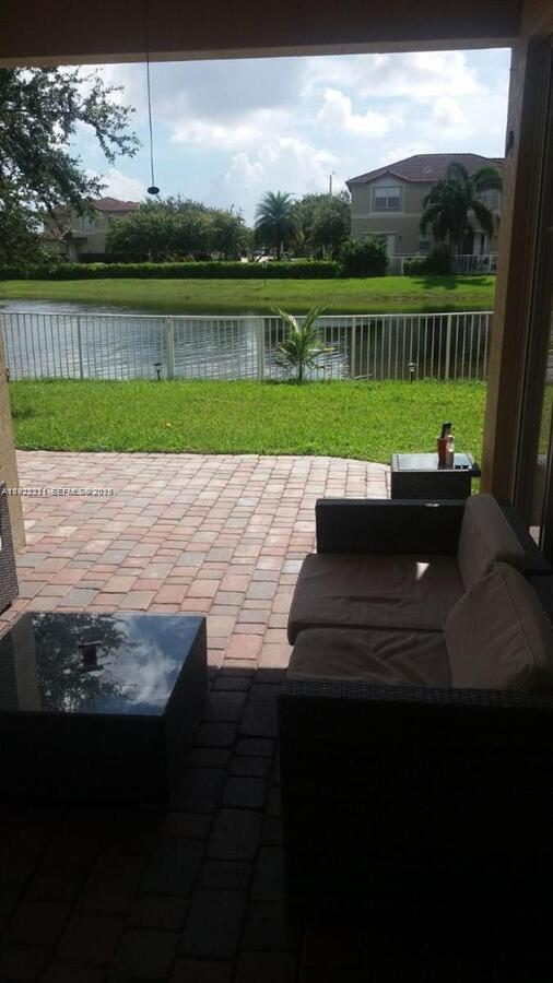 Building Photo - 7903 NW 111th Ct