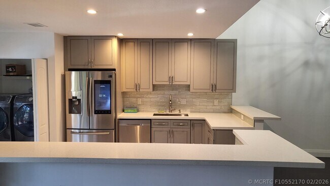 Building Photo - 2121 S Ocean Blvd
