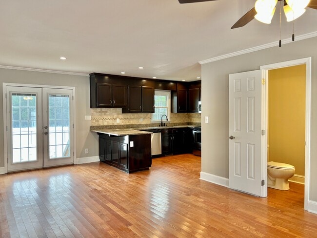 Building Photo - SPACIOUS INSIDE AND OUT!