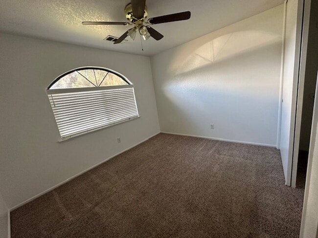 Building Photo - 1340 W Jean Ave