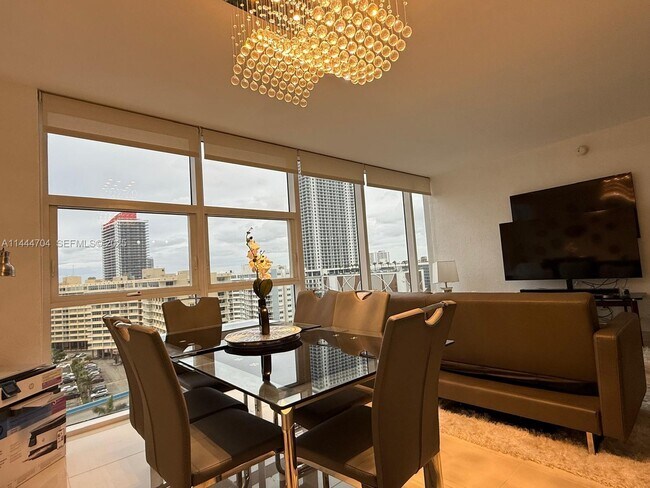 Building Photo - 1830 S Ocean Dr