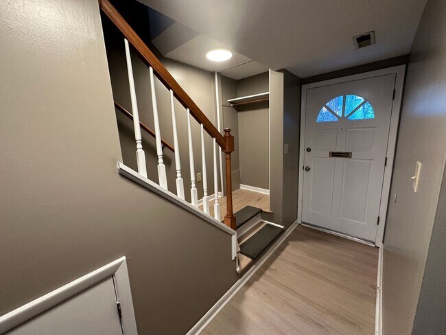 Building Photo - Now available!! – 672 W Front St, Unit C, ...