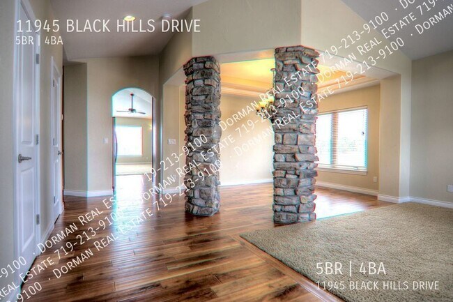 Building Photo - 11945 Black Hills Dr
