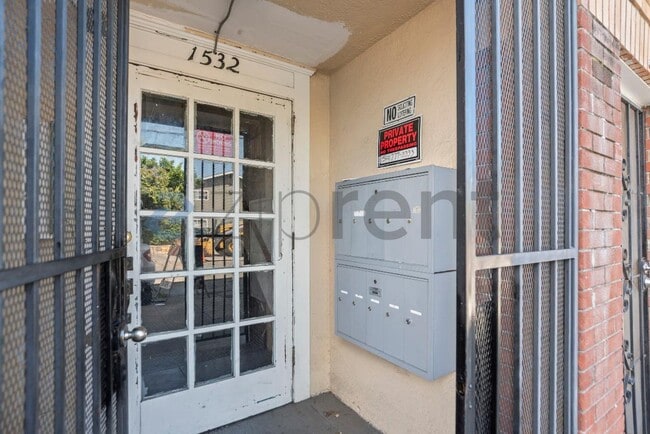 Building Photo - Unit Unit 5