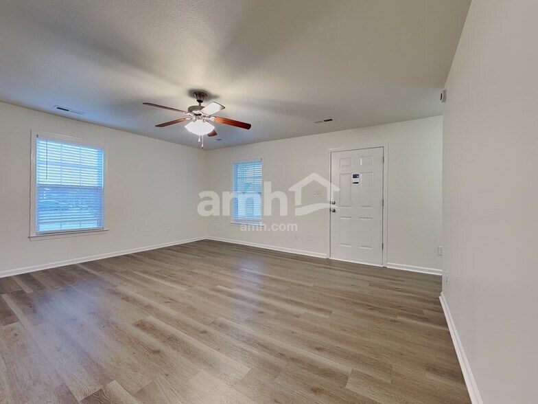 Building Photo - 1801 Point Wood Dr