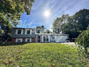 Building Photo - Updated 3 Bed home on cul-de-sac