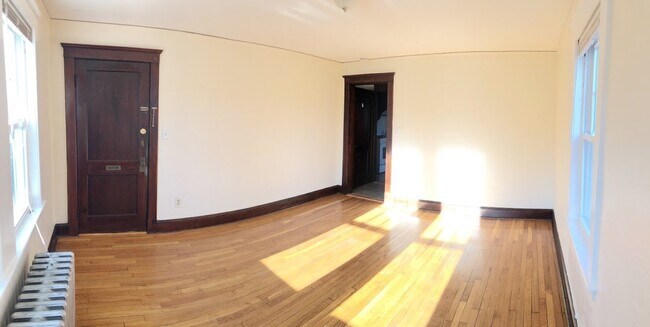 Building Photo - Available December 1st! 1 BED 1 BATH in pr...