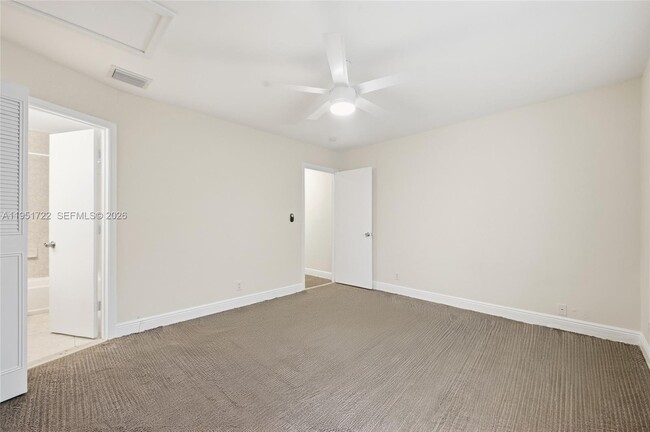 Building Photo - 3001 NW 5th Terrace