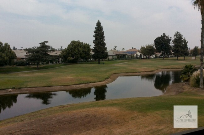 Building Photo - Beautiful 4 bedroom home on the Golf Course!