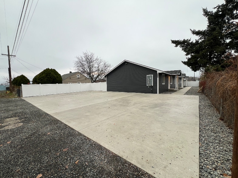 Building Photo - 1618 S 14th St