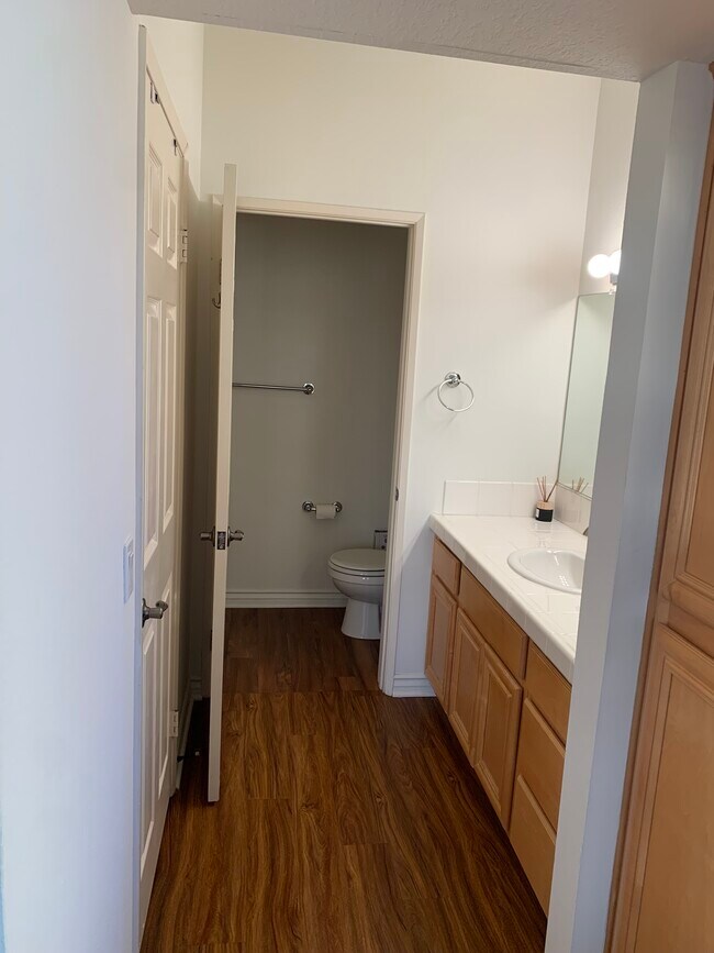 Building Photo - 20251 Cape Coral Ln