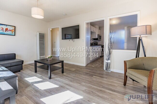 Building Photo - 4827 Castle Ave