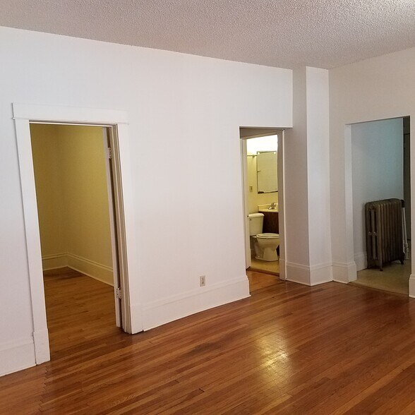 Building Photo - 93 N Milton St N