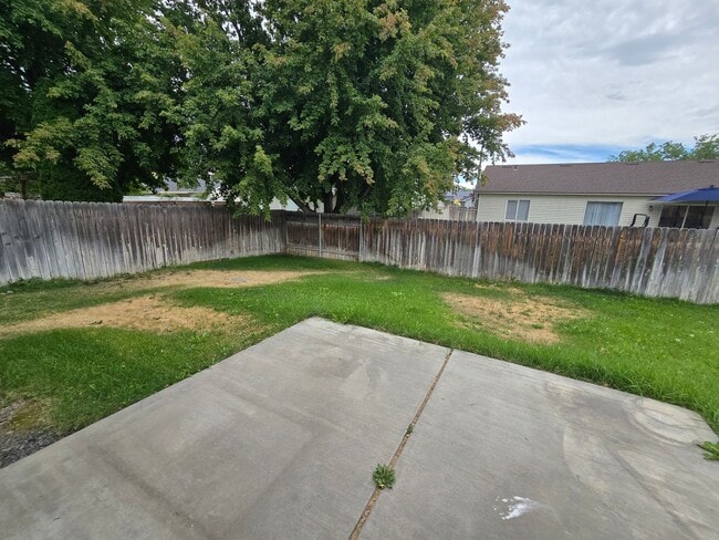 Building Photo - 3 Bedroom, 2 Bath Home for Rent