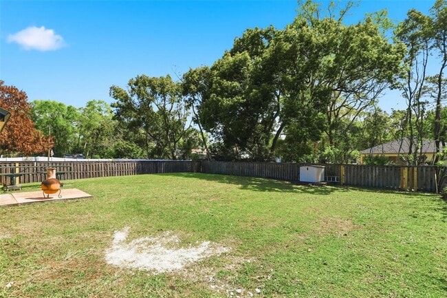 Building Photo - 125 W 5th St