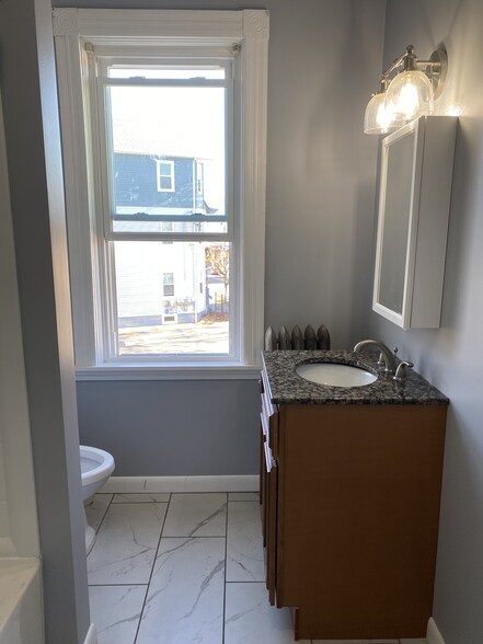 Building Photo - 294 Douglas Ave