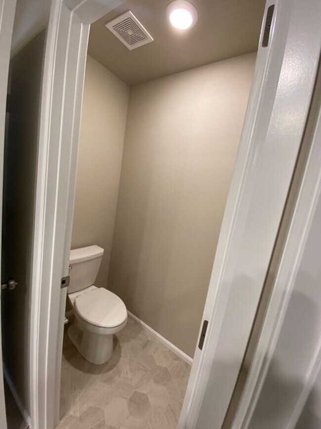 Building Photo - Spacious, modern 5-bed, 2.75-bath in sought-after Daisy Crossing Community in Sultan