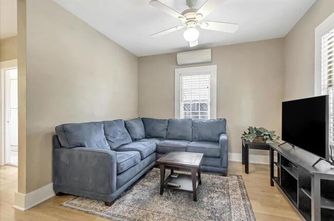 Building Photo - 1358 Fremont St