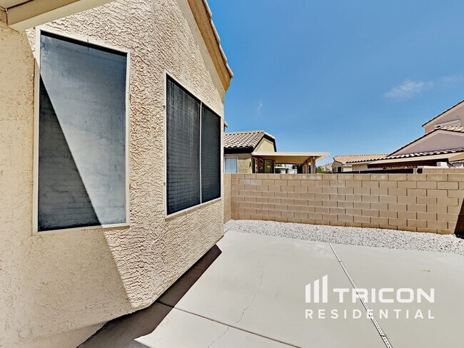 Building Photo - 2727 W Richmar Ave